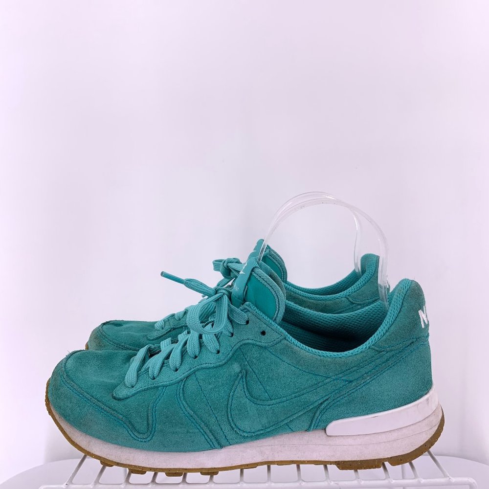 Nike ID Internationalist Women's Size 8